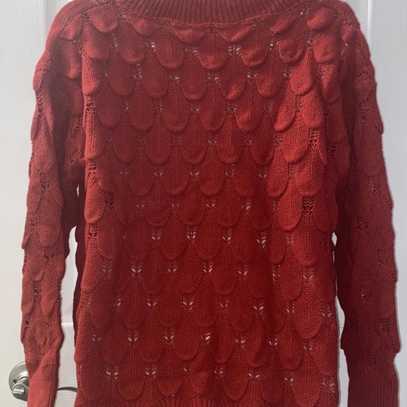 Women’s V-Neck Red Long Sleeve Pullover Sweater Lightweight Knit Size Small - Picture 4 of 11
